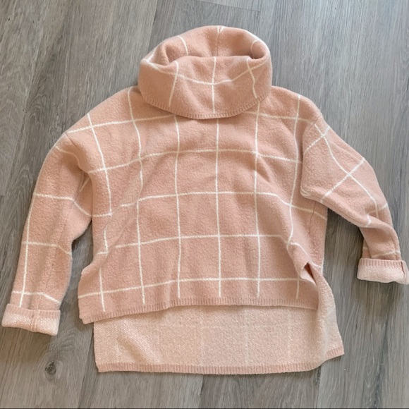 Lulu’s Sweater - Picture 7 of 8